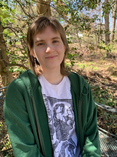 Phoebe Barcomb Headshot